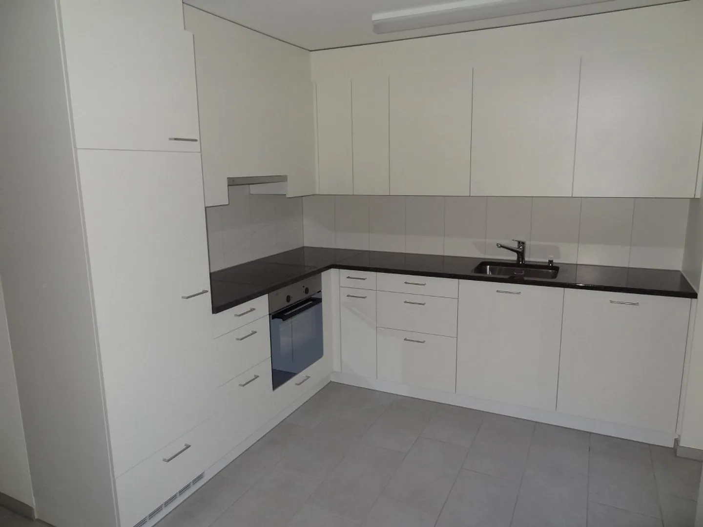 3.5 Zimmerwohnung in ruhig gelegener Überbauung im Grünen - Photo 3 of 10