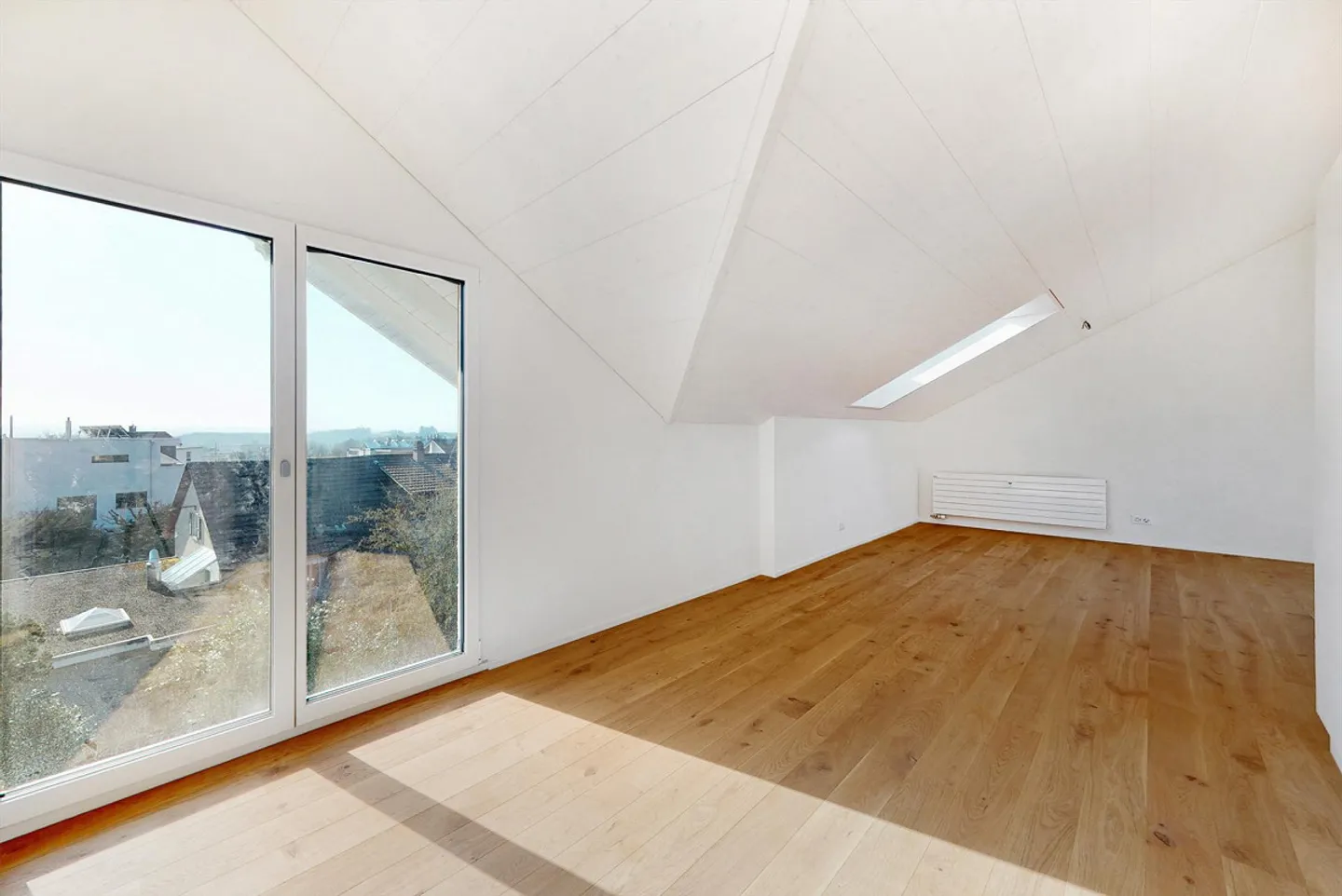 Penthouse moderne dans le meilleur emplacement cherche nouveau locataire à partir du 01.04.2026 - Photo 3 sur 12