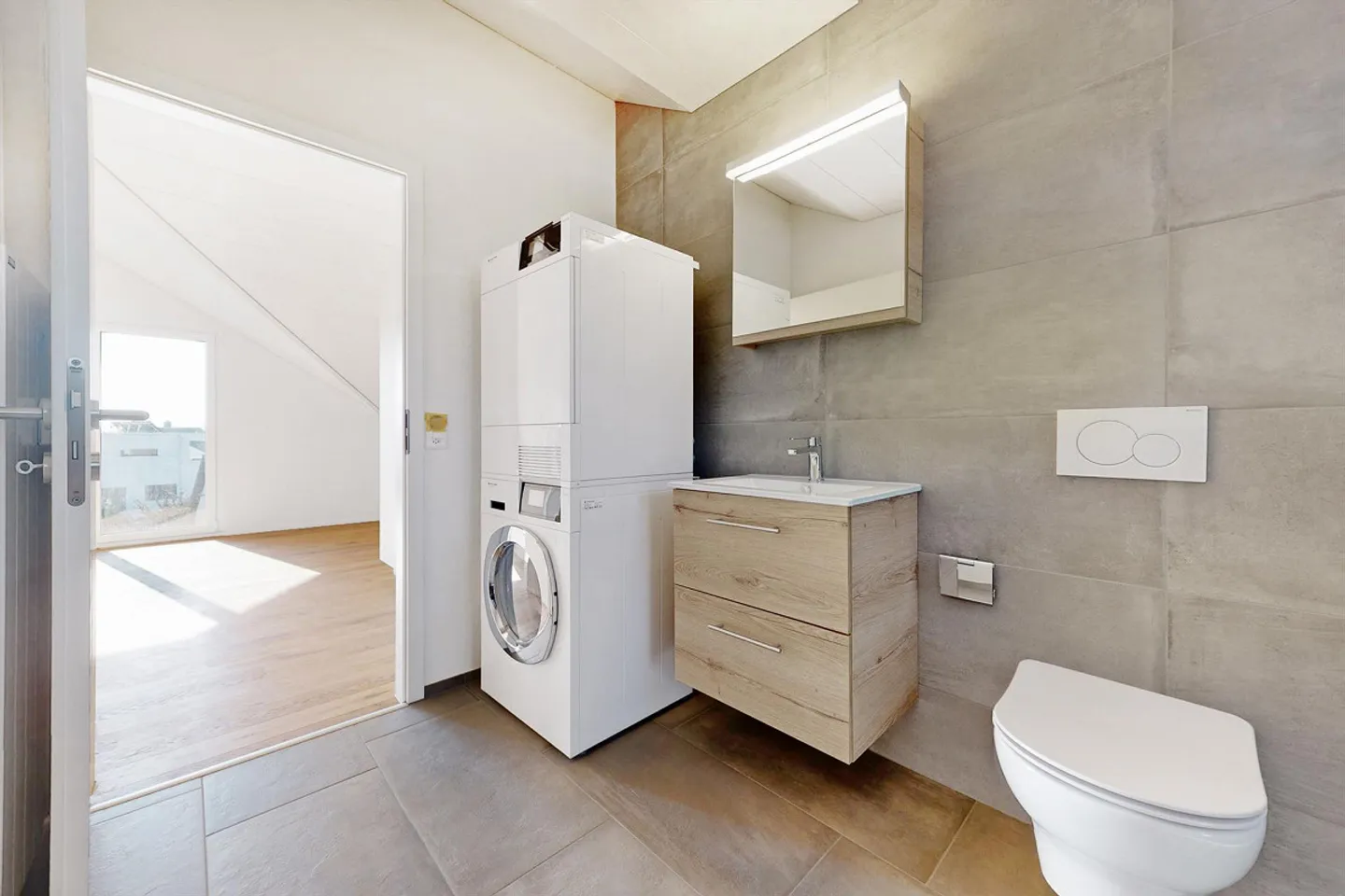 Penthouse moderne dans le meilleur emplacement cherche nouveau locataire à partir du 01.04.2026 - Photo 9 sur 12