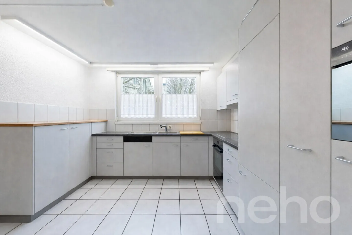 Familienfreundliches 6-Zimmer-Reihenmittelhaus in Bassersdorf - Foto 4 von 12