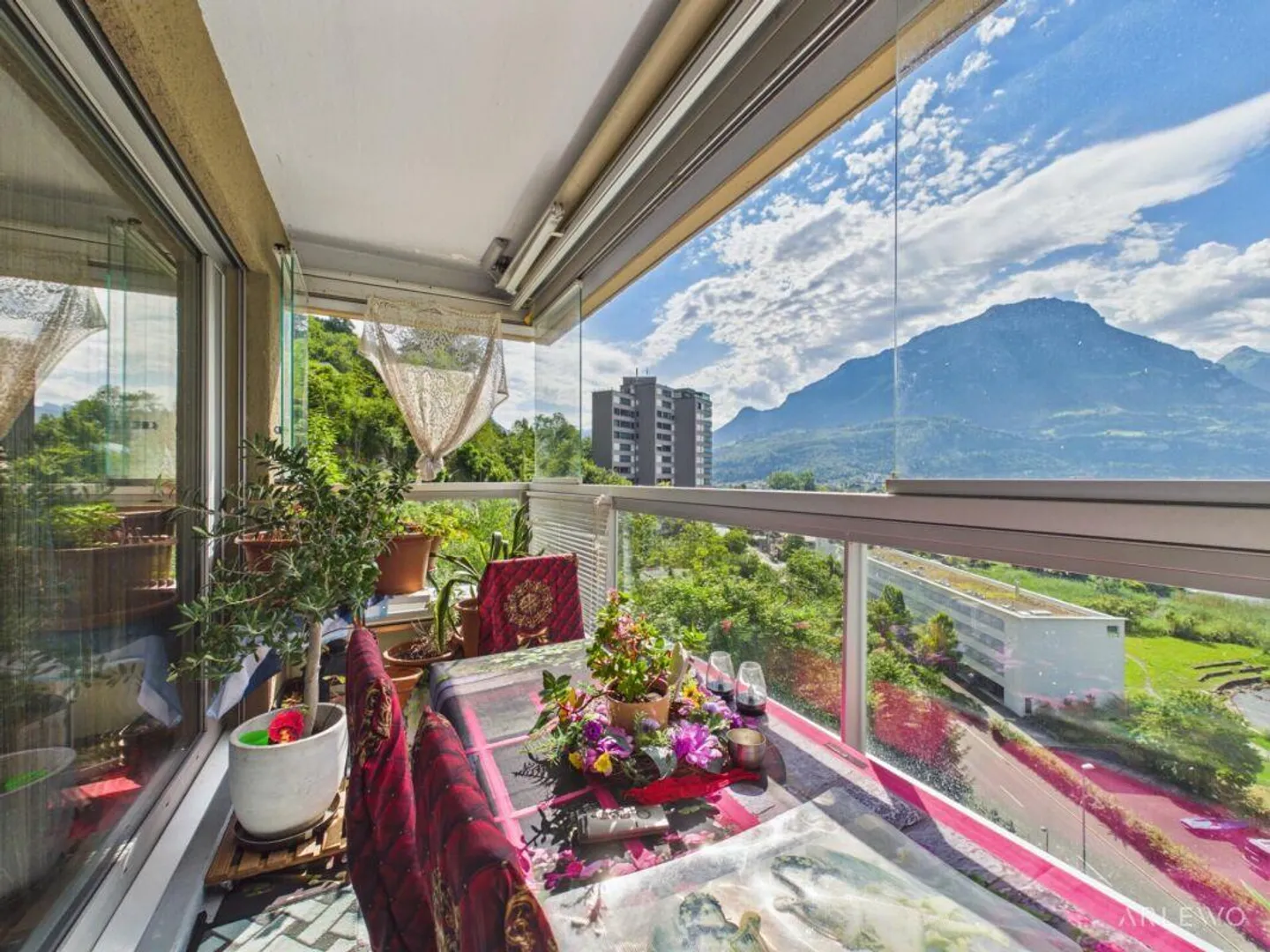 Loge above Lake Lucerne - Photo 7 of 11