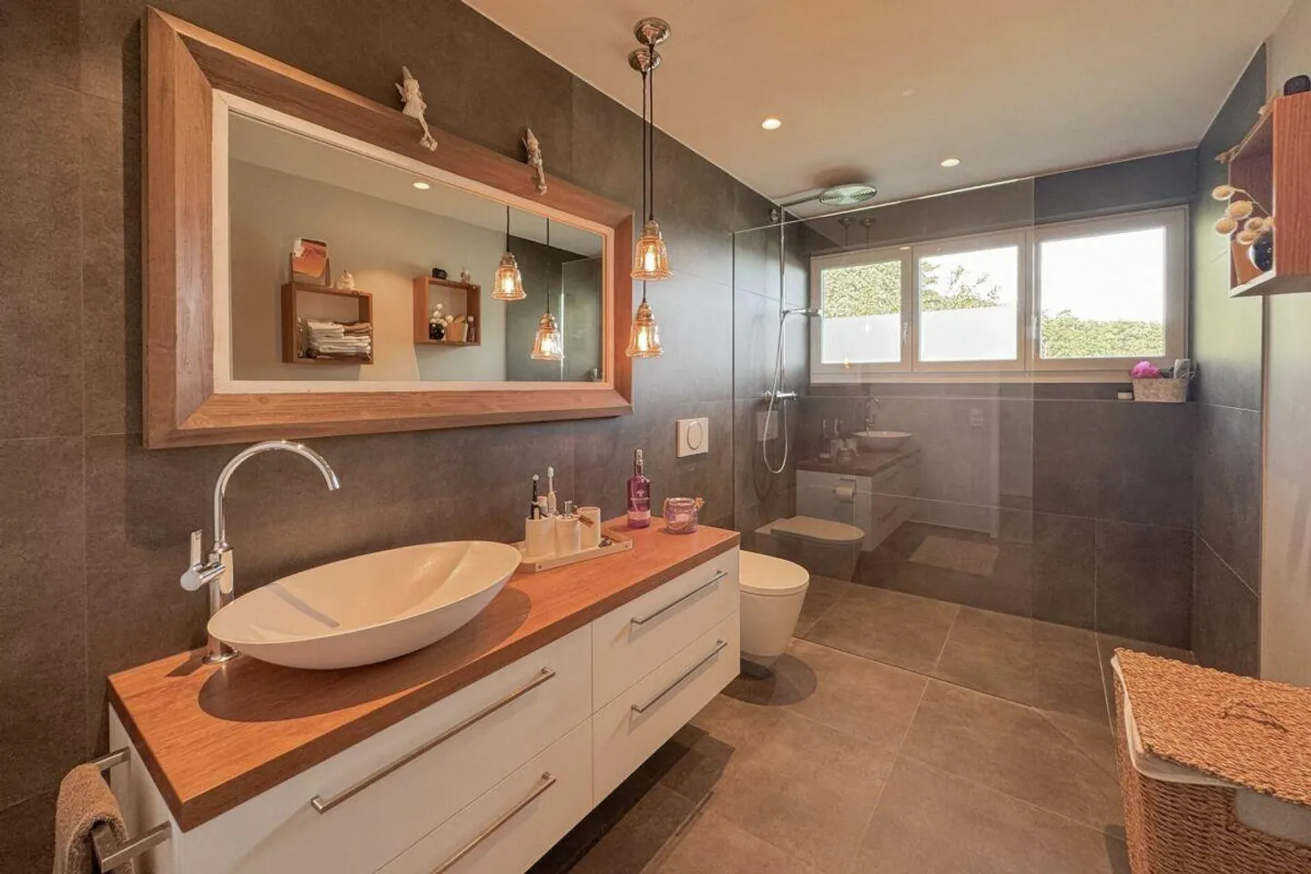 Charming Villa with Stunning Views - Photo 10 of 15