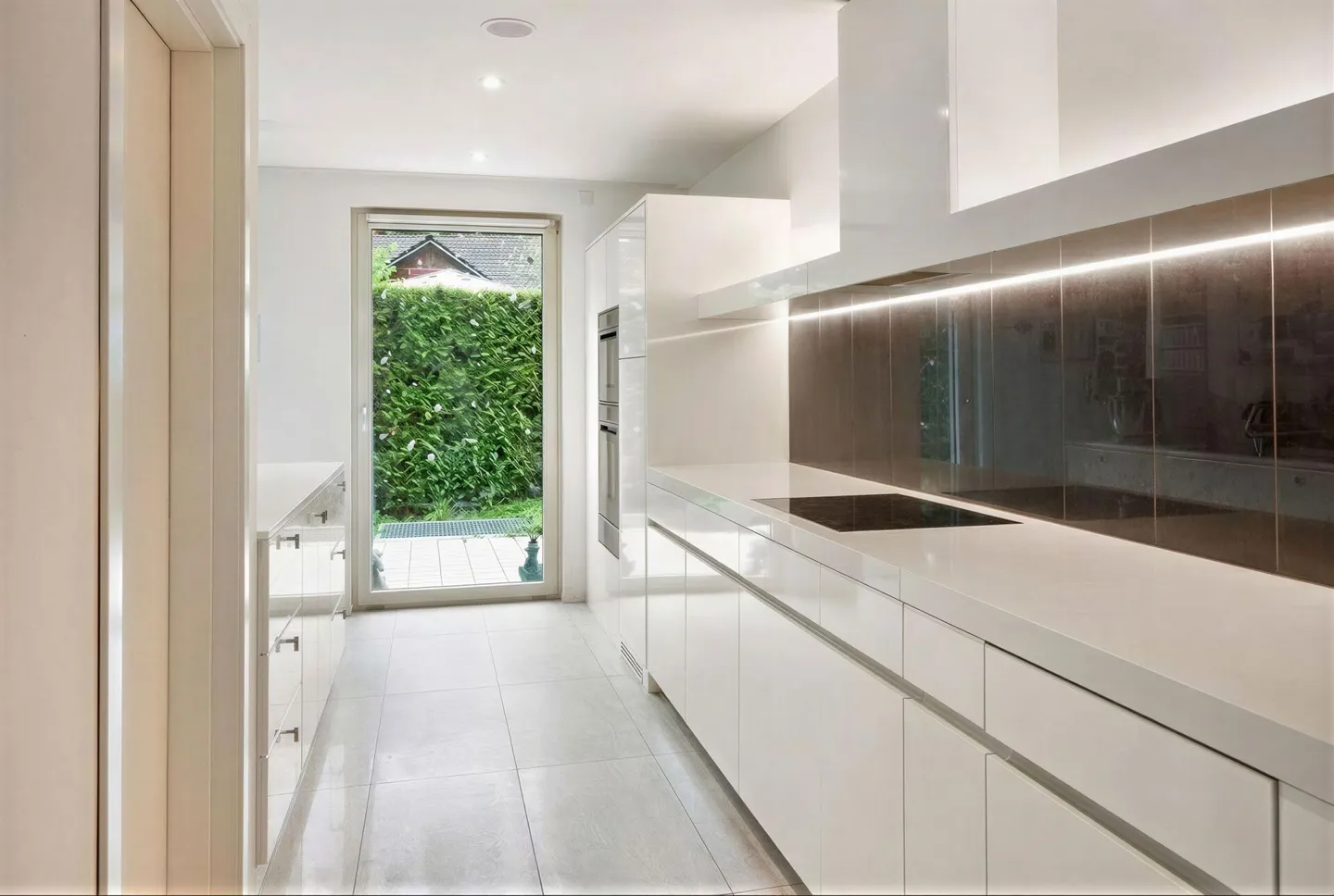 Modernes Doppelhaus mit Garten - Foto 12 von 29