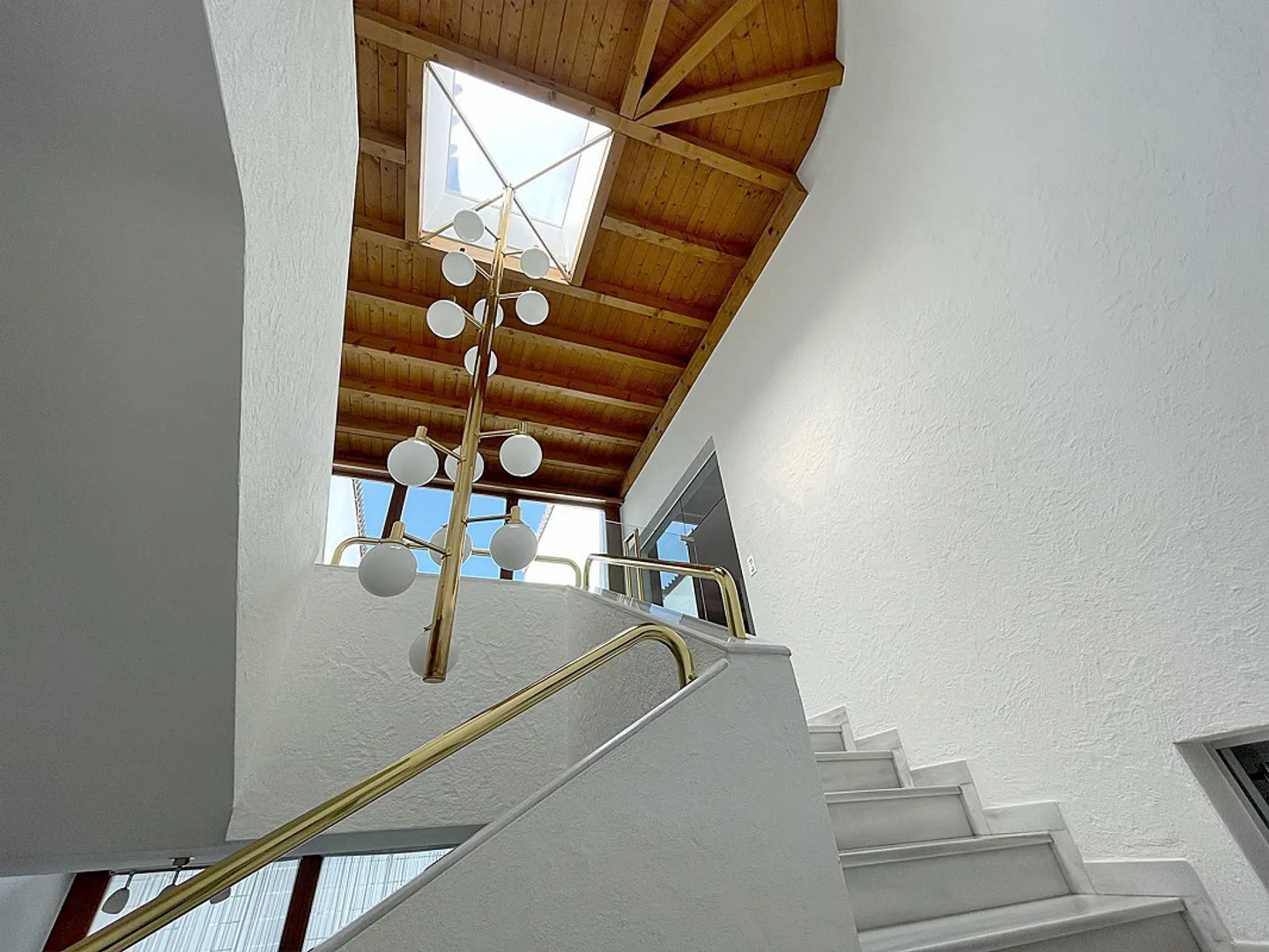 Proprietà di alta qualità ed esclusiva in una posizione privilegiata con enorme spazio e 600m² di riserva edificabile - Foto 14 di 14