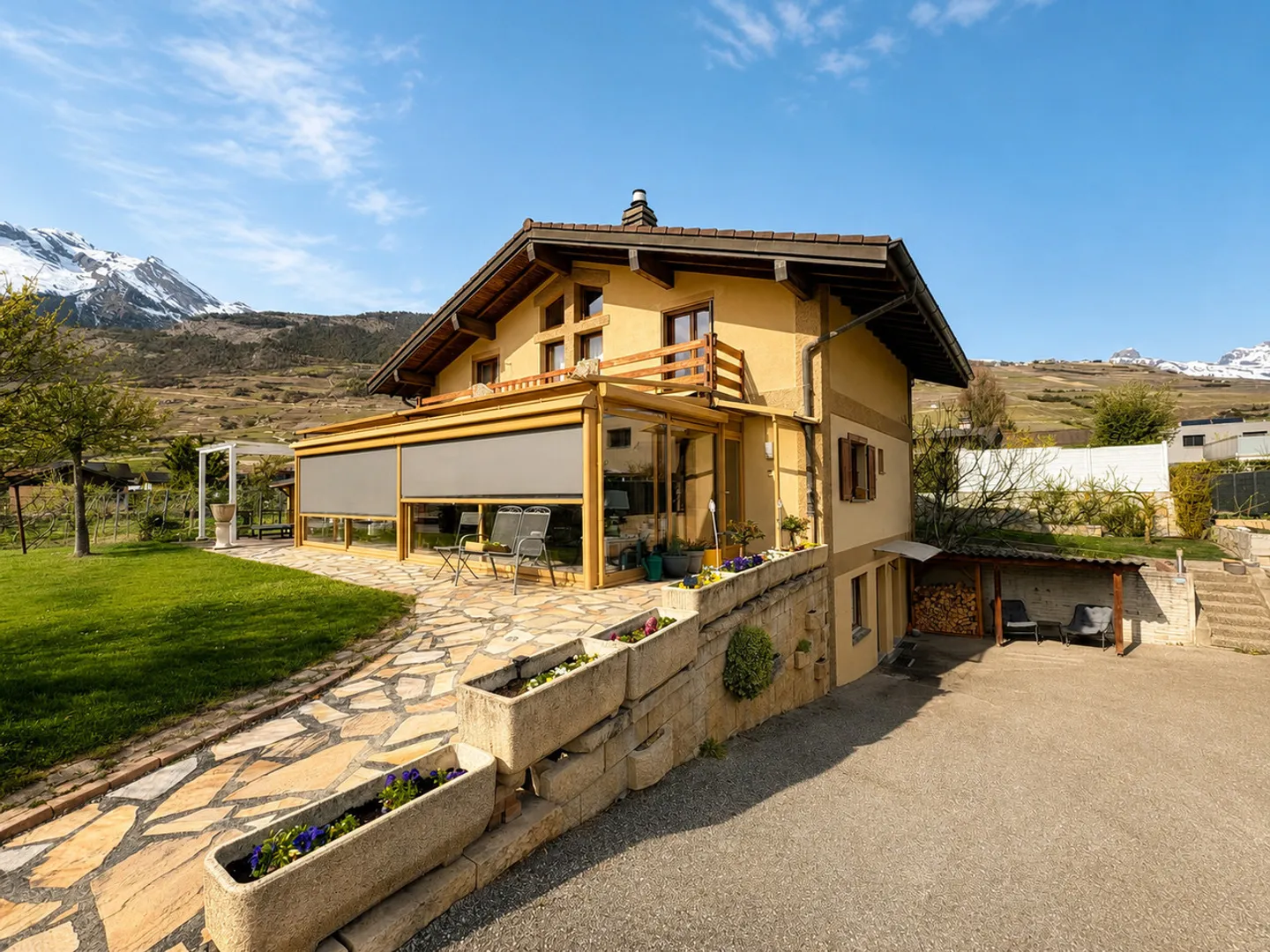 Beau studio meublé dans un quartier de villas - Photo 1 sur 9