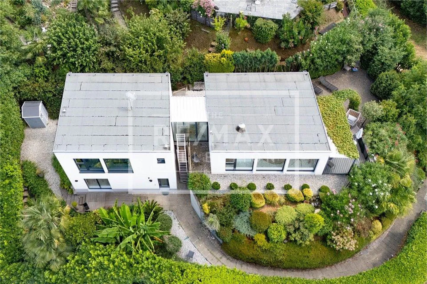 Modern 4.5 Room House - Photo 3 of 13
