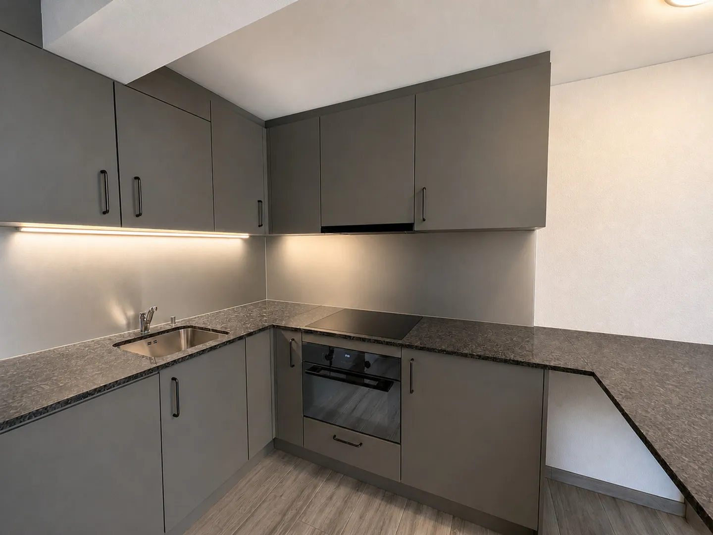 Beau studio meublé dans un quartier de villas - Photo 3 sur 9