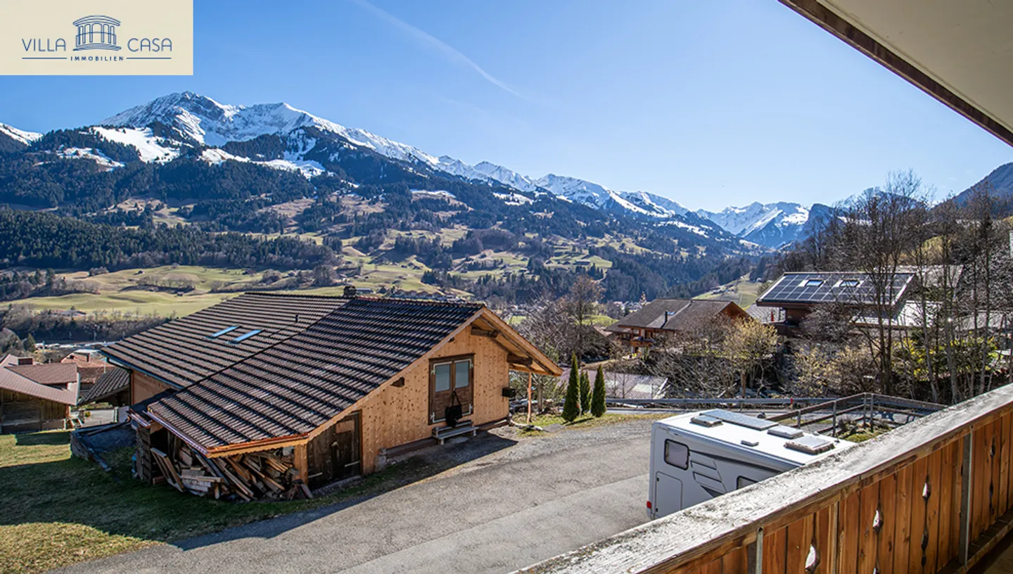 Appartement 3.5 pièces avec vue sur la montagne et rénovations budgétées - Photo 2 sur 12