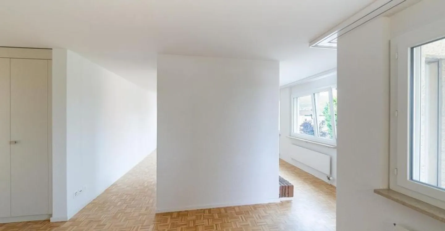 Light-flooded apartment with fireplace - Photo 2 of 8