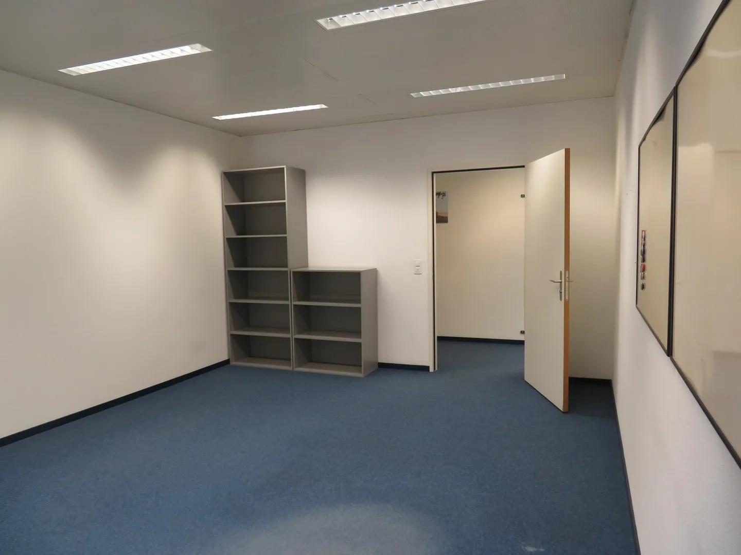 Offices for rent - Photo 3 of 7