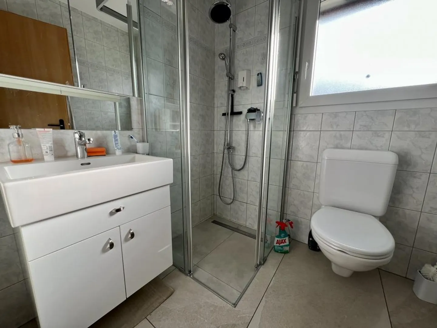 Detached house with 5.5 rooms and swimming pool - Photo 7 of 13