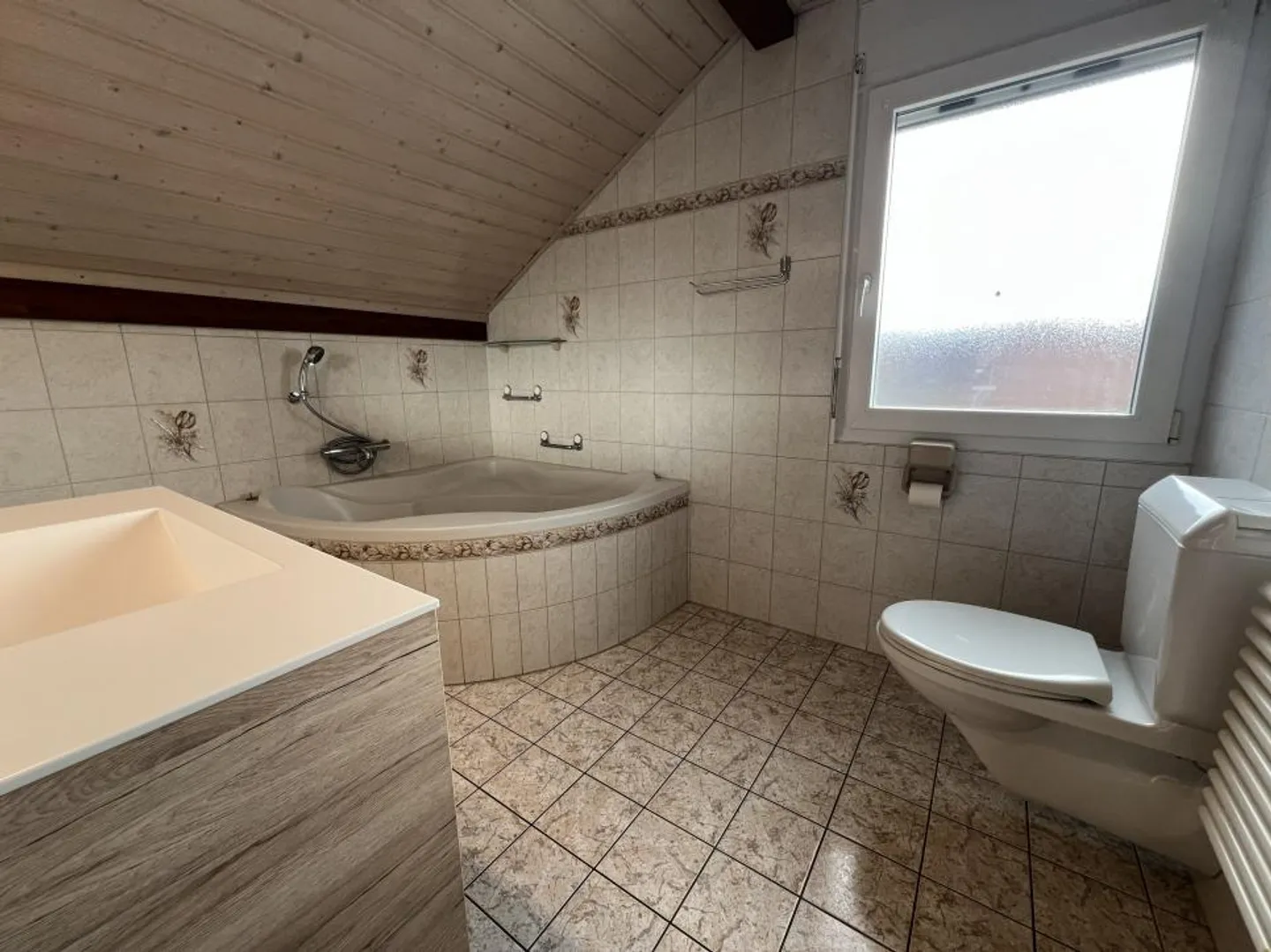 Detached house with 5.5 rooms and swimming pool - Photo 12 of 13