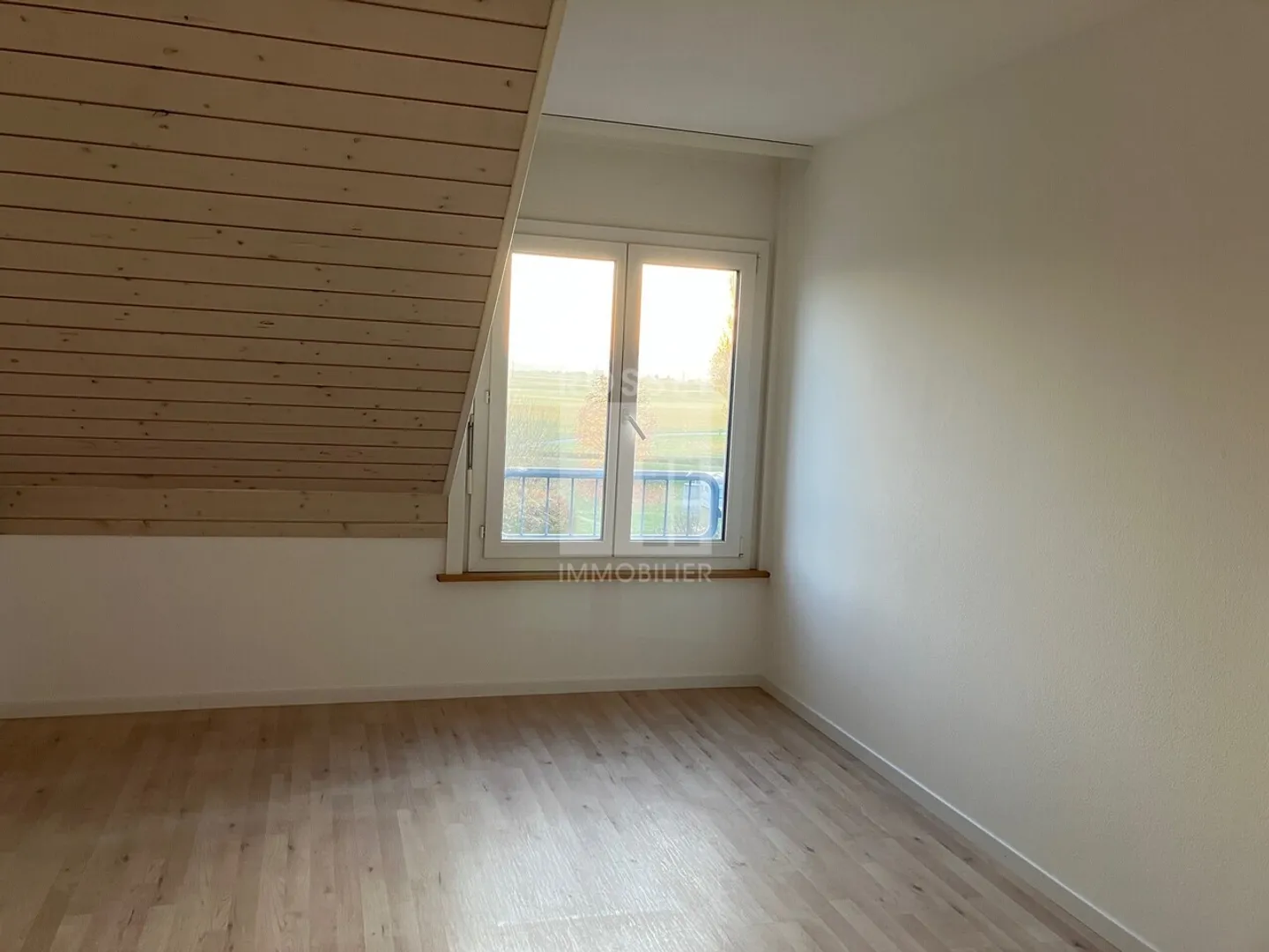 Apartment for rent - Photo 2 of 5