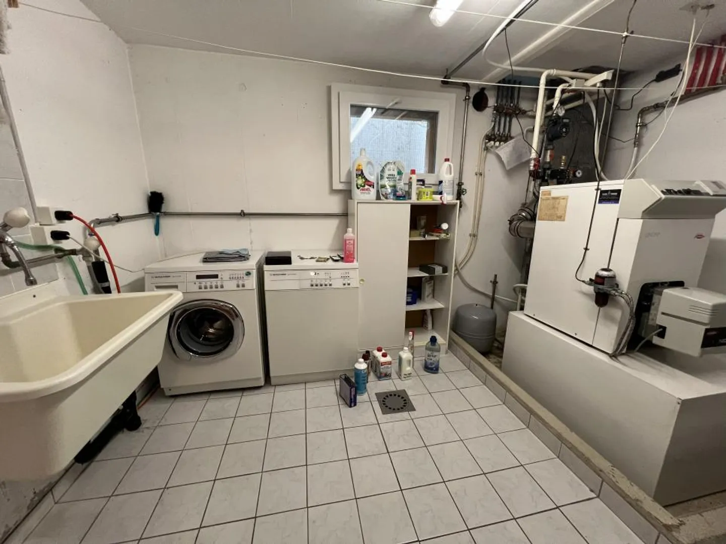 Detached house with 5.5 rooms and swimming pool - Photo 13 of 13