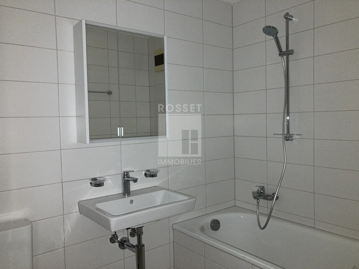 Apartment for rent - Photo 4 of 5