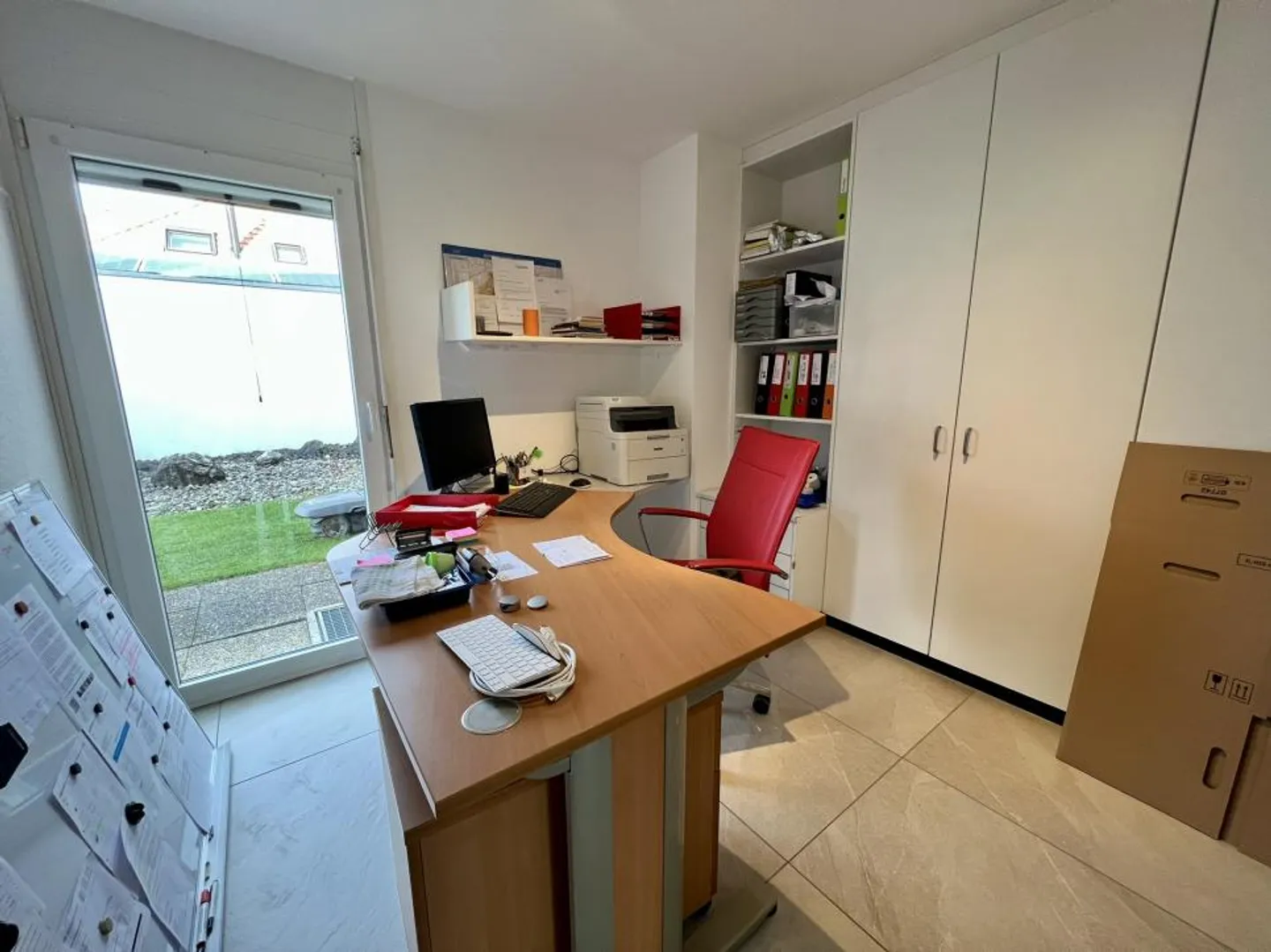 Detached house with 5.5 rooms and swimming pool - Photo 6 of 13