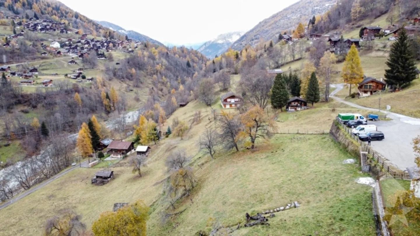 Meraviglioso terreno edificabile con vista sulle montagne - Foto 6 di 9