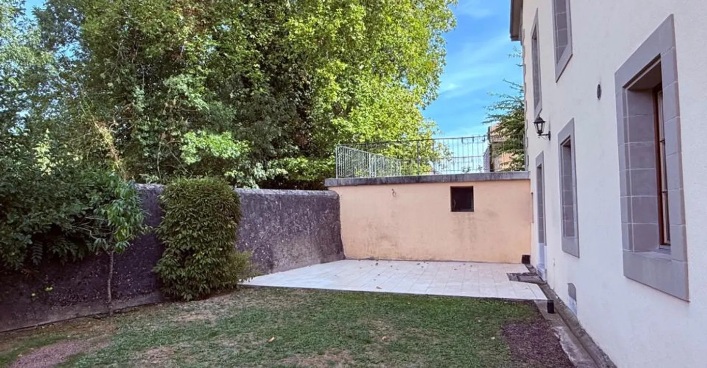 Duplex élégant avec jardin - Photo 12 sur 13