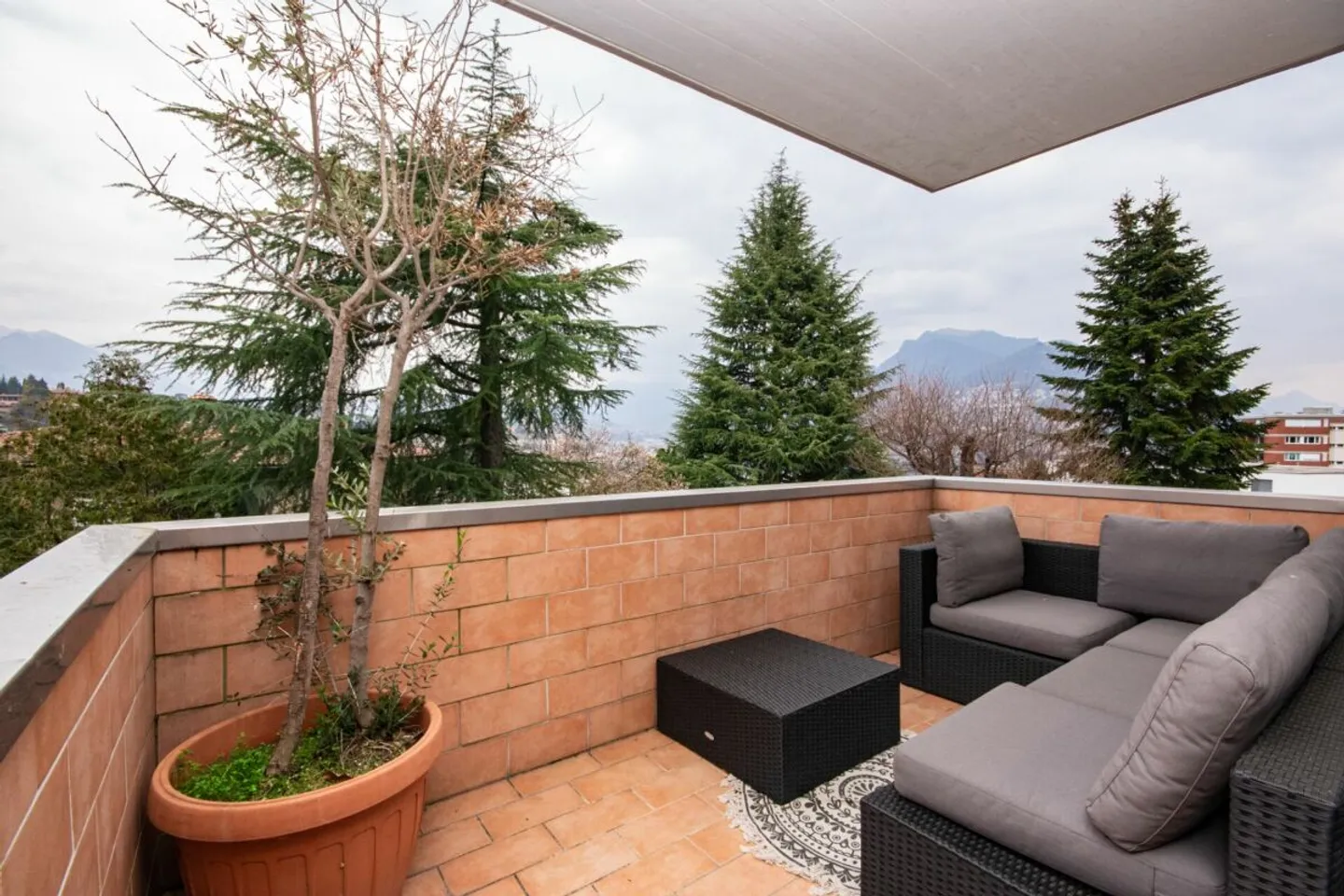 Appartement confortable et spacieux dans un emplacement élevé - Photo 4 sur 10