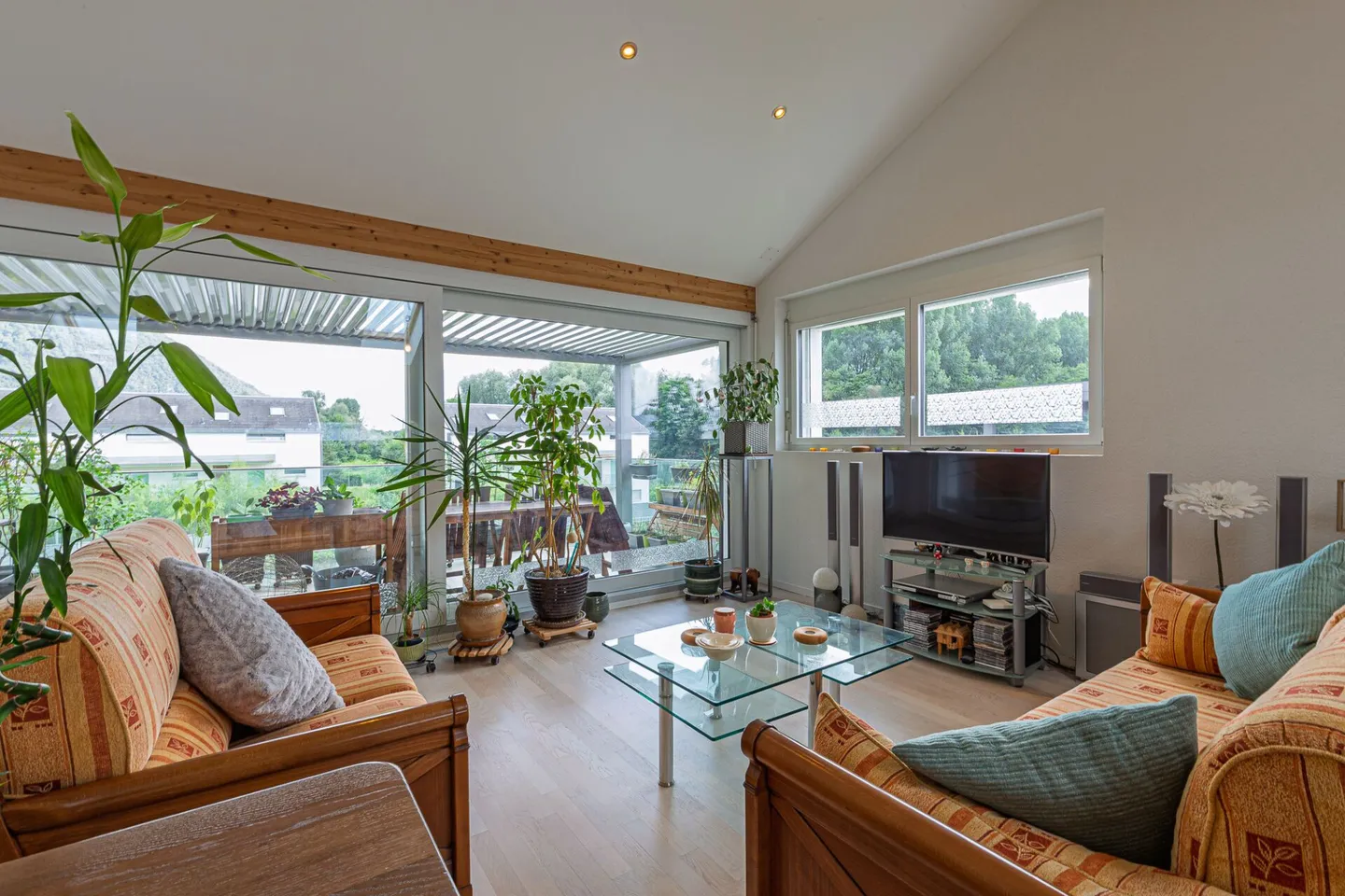 Attique en duplex de 3,5 pièces avec vue imprenable - Photo 2 sur 14