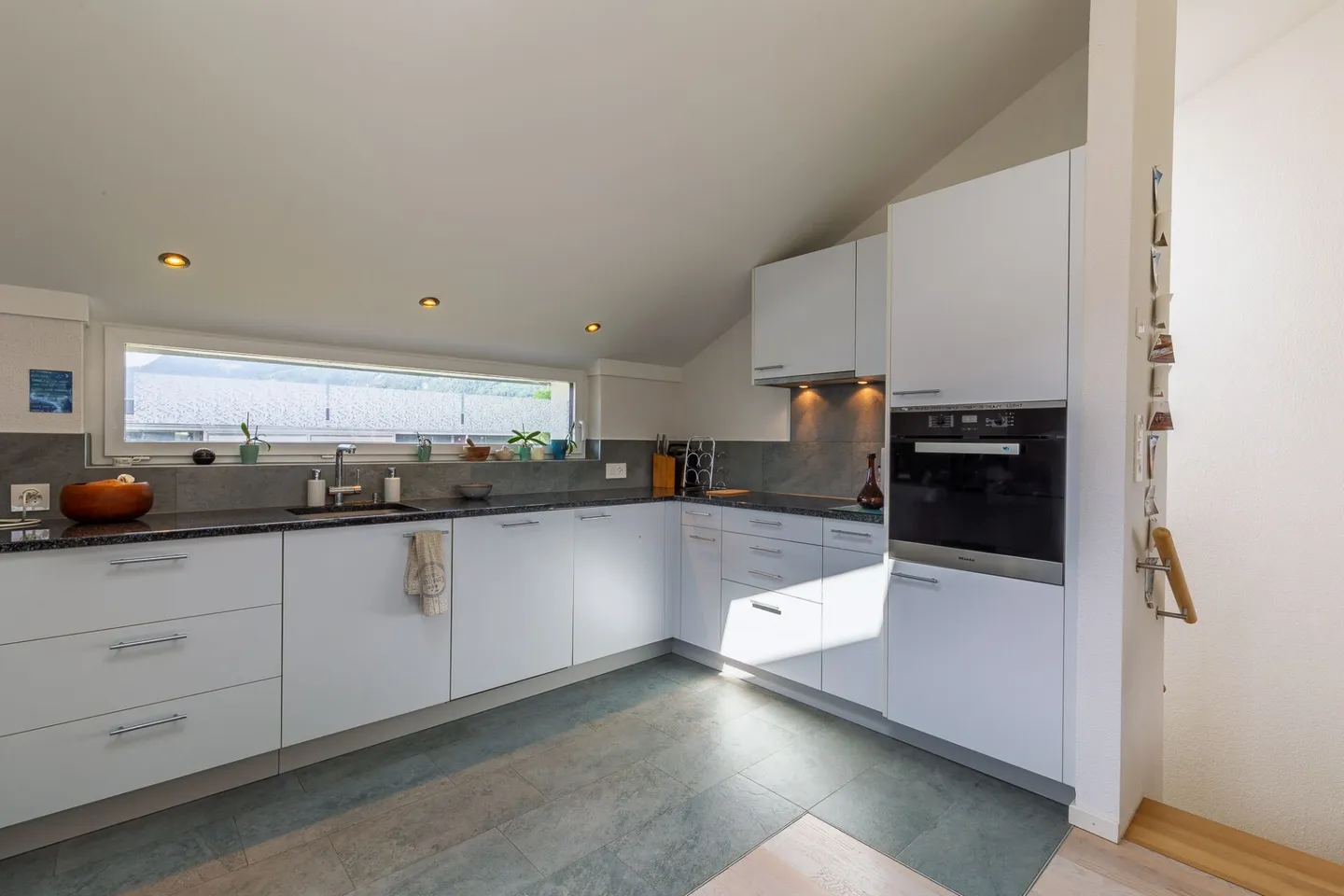 Attique en duplex de 3,5 pièces avec vue imprenable - Photo 5 sur 14
