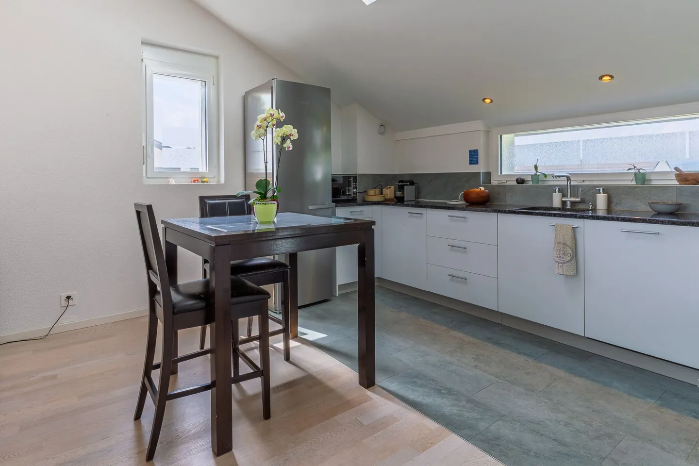 Attique en duplex de 3,5 pièces avec vue imprenable - Photo 6 sur 14