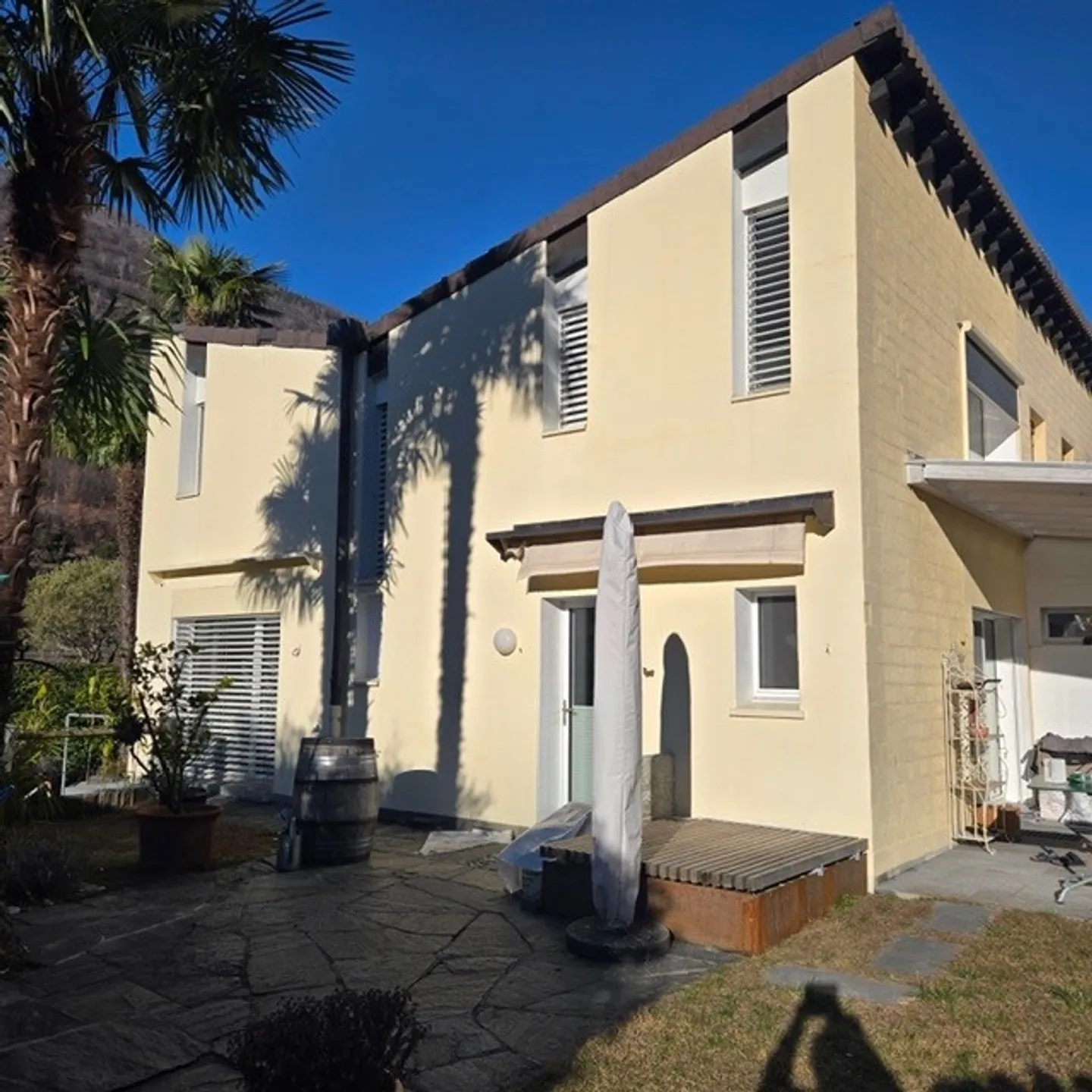 Incantevole casa a schiera 4.5 stanze in posizione tranquilla a Golino - Foto 1 di 9