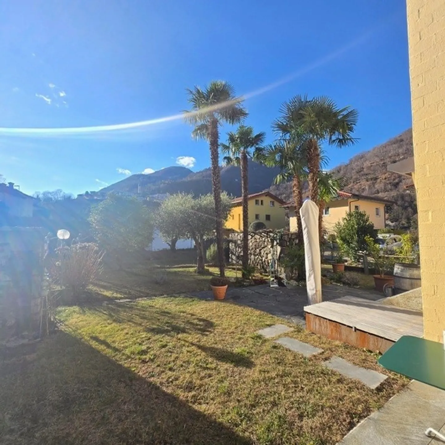 Incantevole casa a schiera 4.5 stanze in posizione tranquilla a Golino - Foto 2 di 9