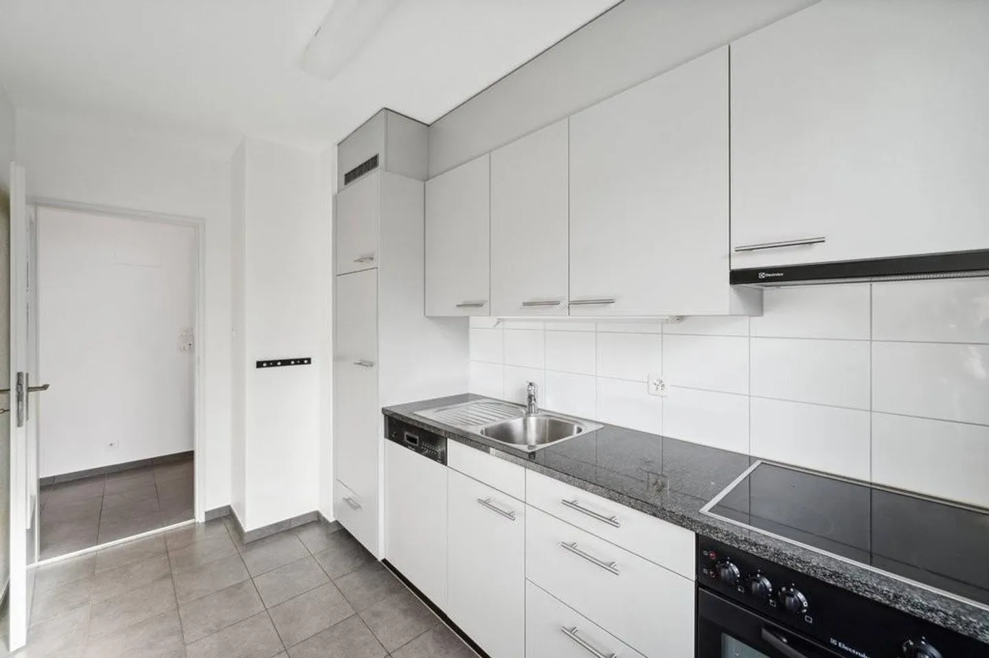 Luminoso appartamento di 2 stanze in posizione centrale - Foto 2 di 6