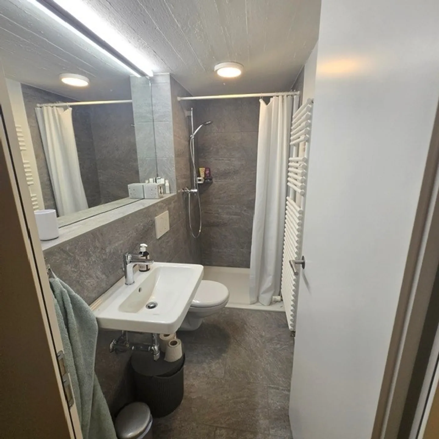 Incantevole casa a schiera 4.5 stanze in posizione tranquilla a Golino - Foto 7 di 9