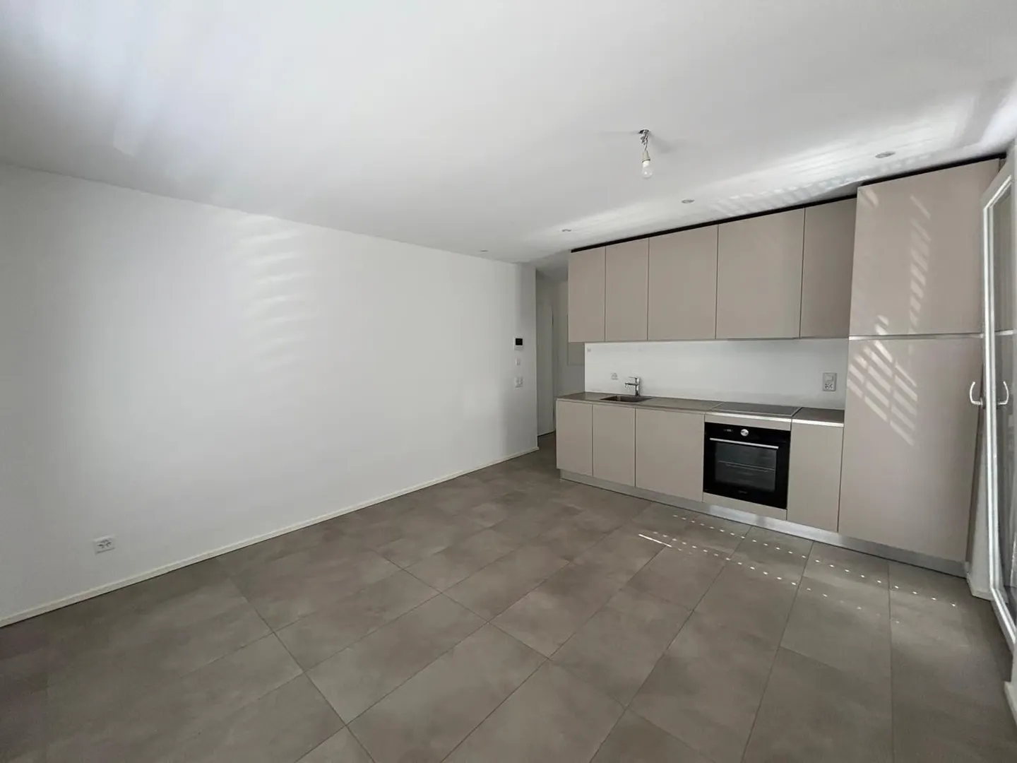 Modern 1.5-room apartment with balcony in Roveredo - Photo 2 of 7