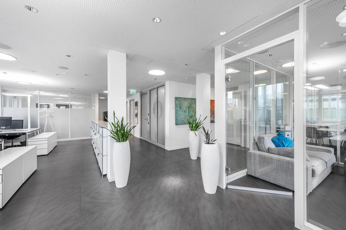 Expanded Office Space Near Zurich Main Station - Photo 3 of 7