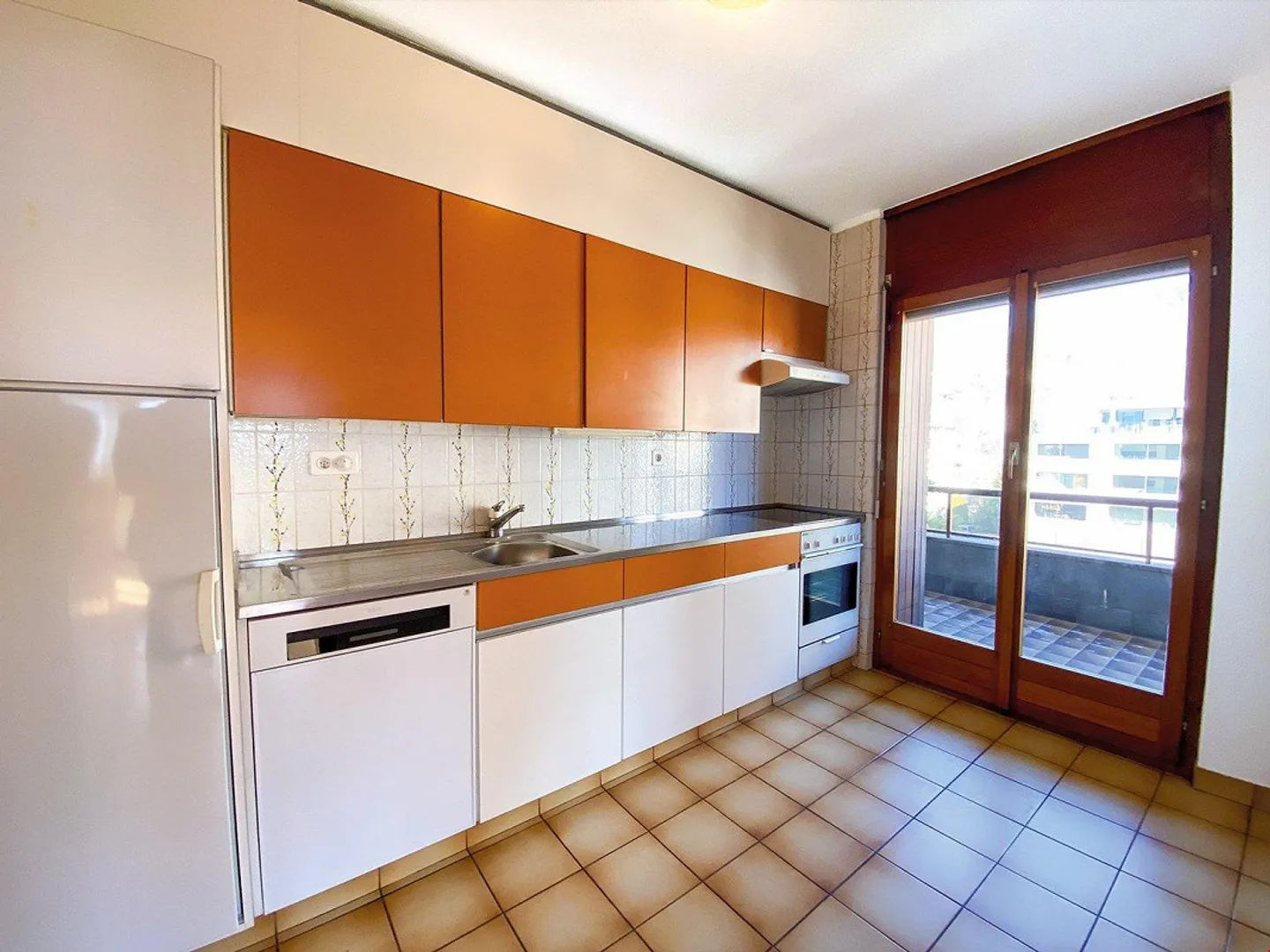 À deux pas du lac, grand appartement 4.5 pièces très ensoleillé - Photo 6 sur 13