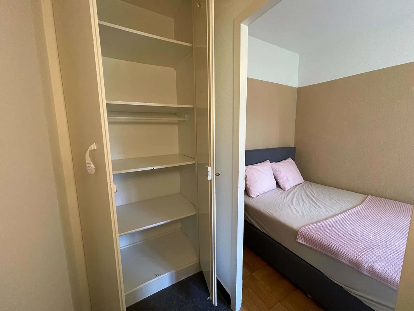 Ihr nächstes Kapitel beginnt hier - Möbliertes Zimmer in Top-Lage - Foto 3 von 16