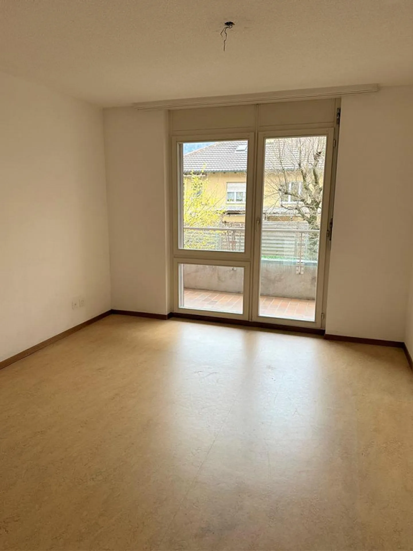 Appartement lumineux de 4,5 pièces au rez-de-chaussée avec terrasse - Photo 6 sur 12