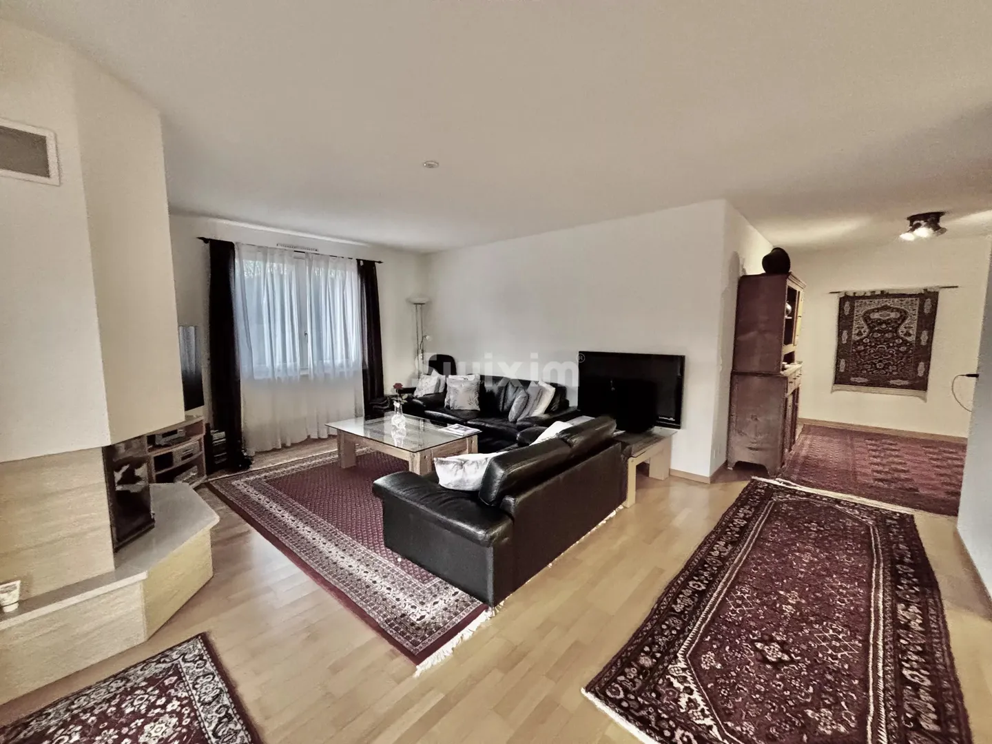 Bright 4.5-Room Apartment - Photo 3 of 10