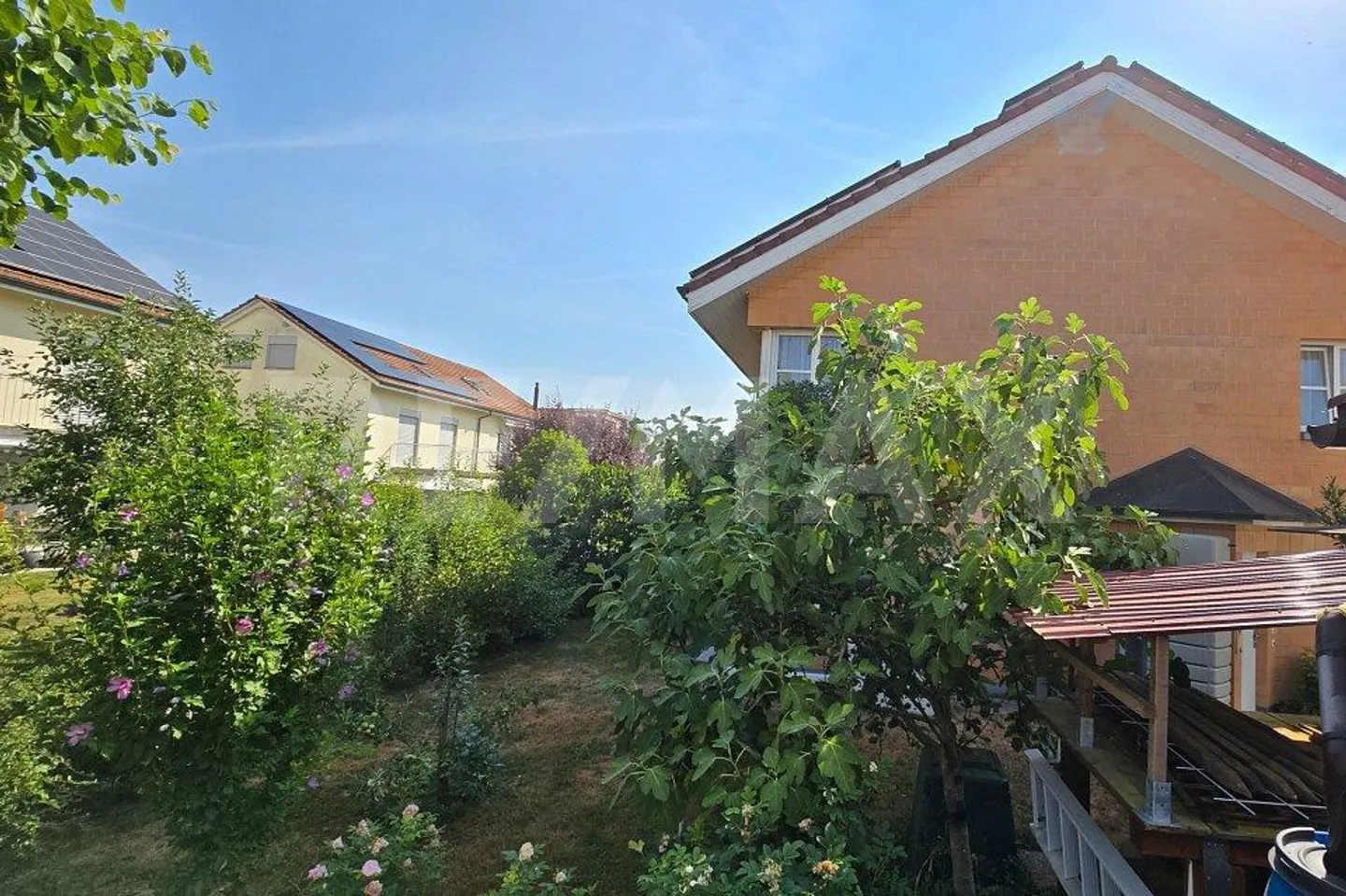 Technically up to date - Photo 6 of 7