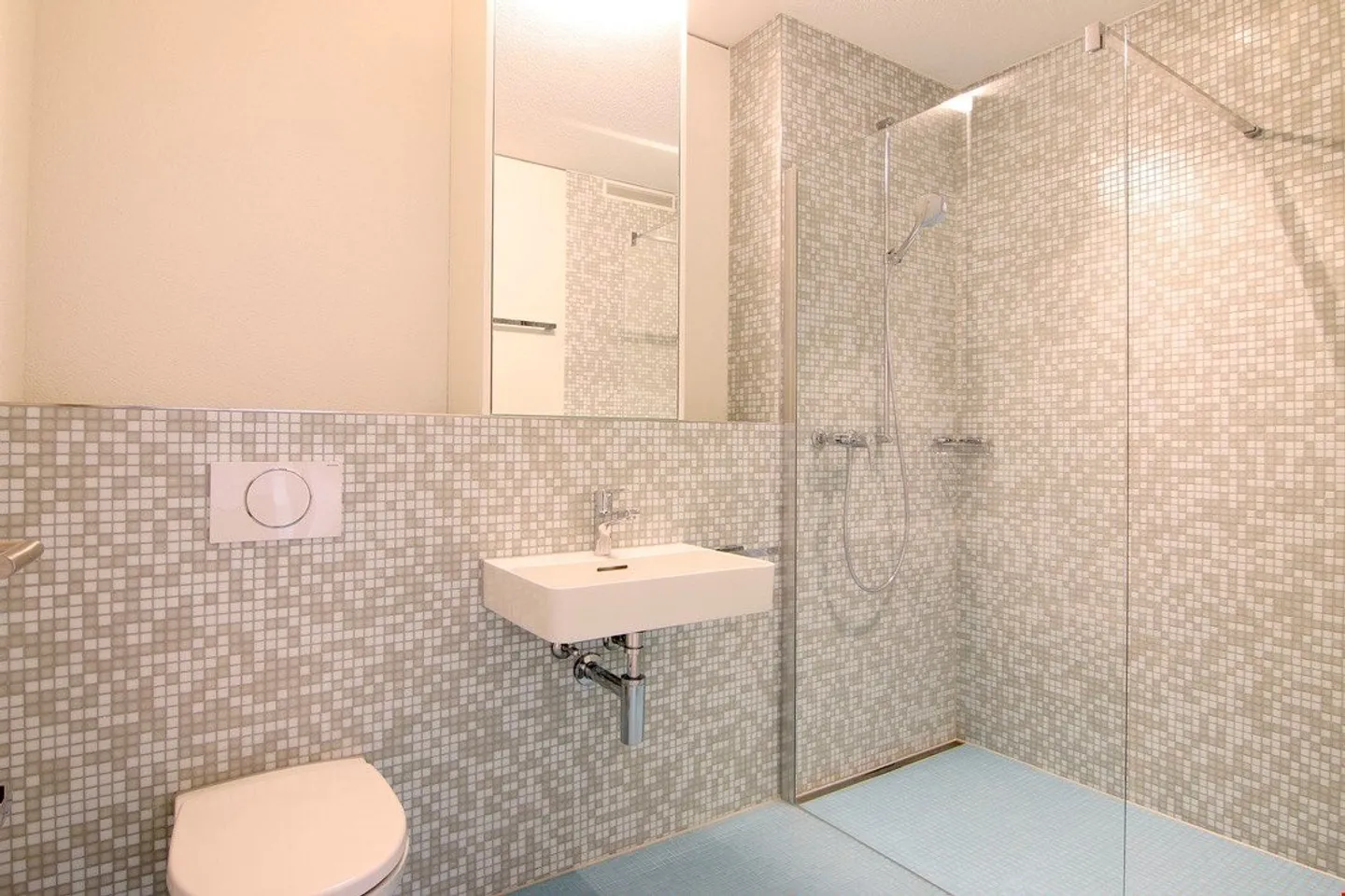 Living in Nature, Working in the Capital - Photo 3 of 7