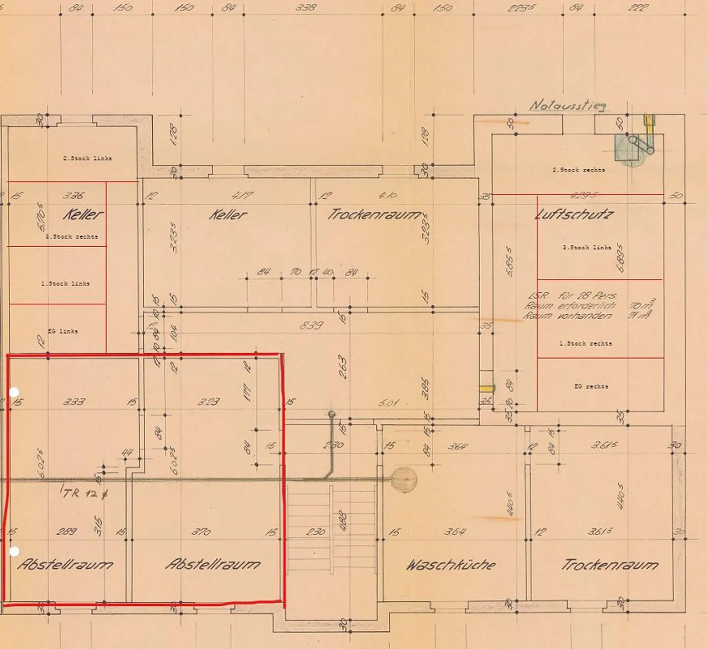 Spazio di stoccaggio pratico (circa 40m2) in una posizione centrale - Foto 1 di 2