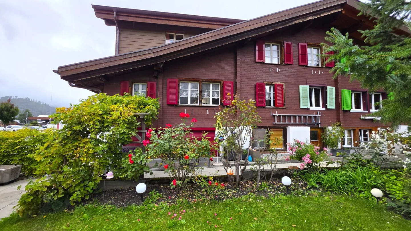Casa bifamiliare con appartamento - Foto 1 di 10