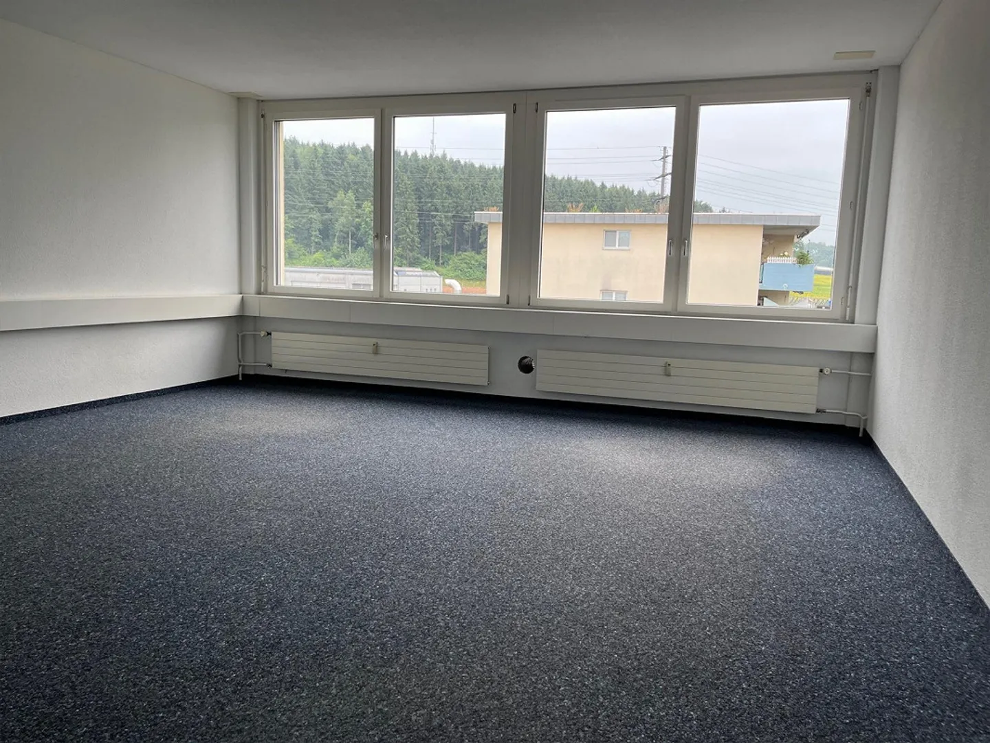 25m2 Office Space - Photo 2 of 5