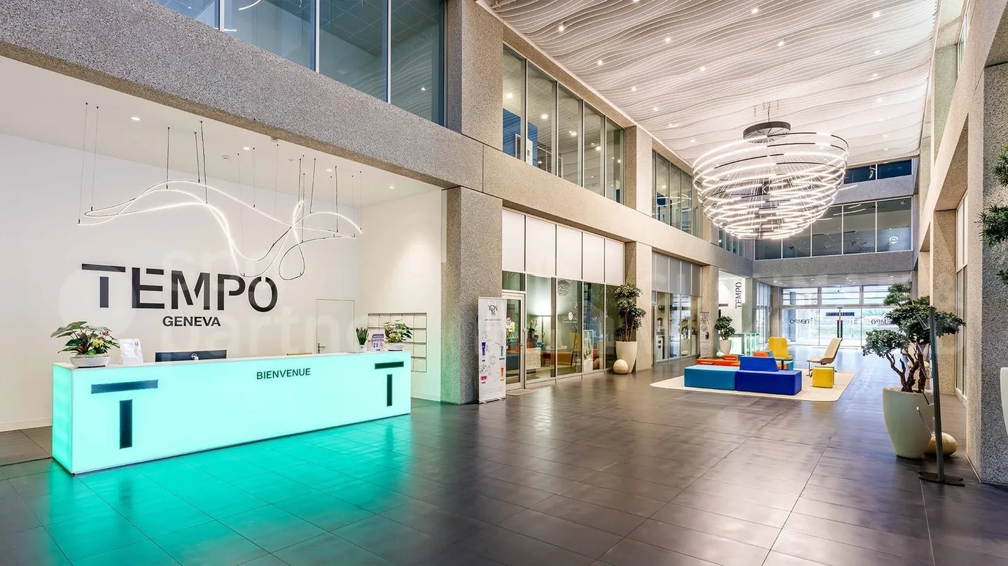 TEMPO - Hochtechnologische Oberflächen in zeitgemäßem Gebäude, das BREEAM und MINERGIE zertifiziert ist - Foto 1 von 6