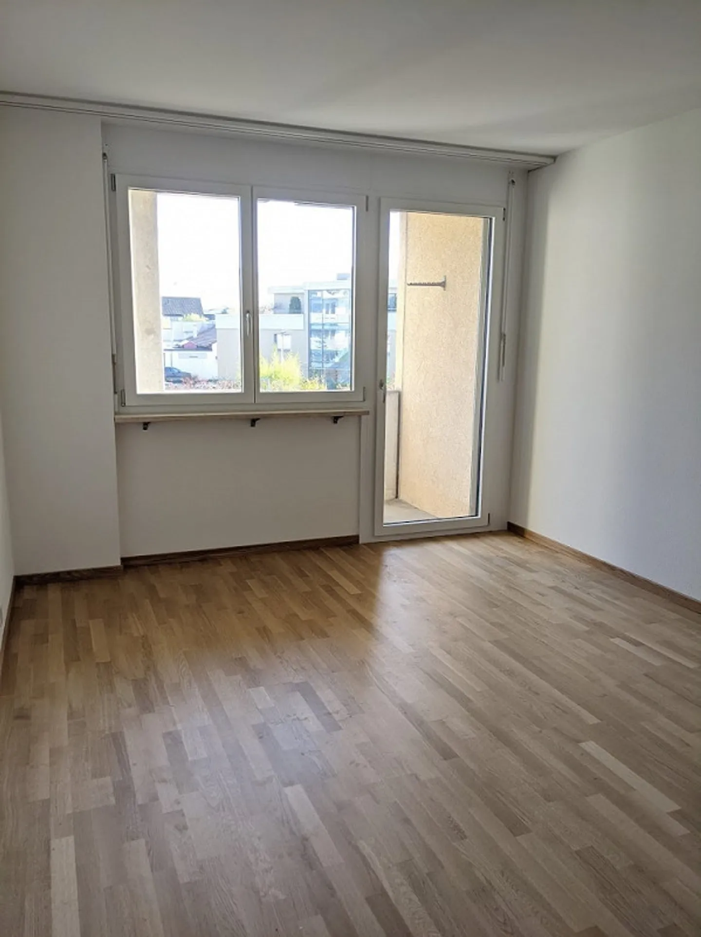 Appartamento ristrutturato di 4,5 stanze in una posizione tranquilla - Foto 6 di 10