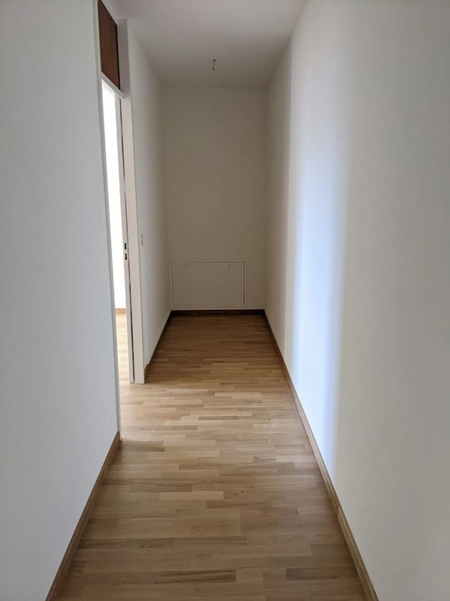 Appartamento ristrutturato di 4,5 stanze in una posizione tranquilla - Foto 7 di 10