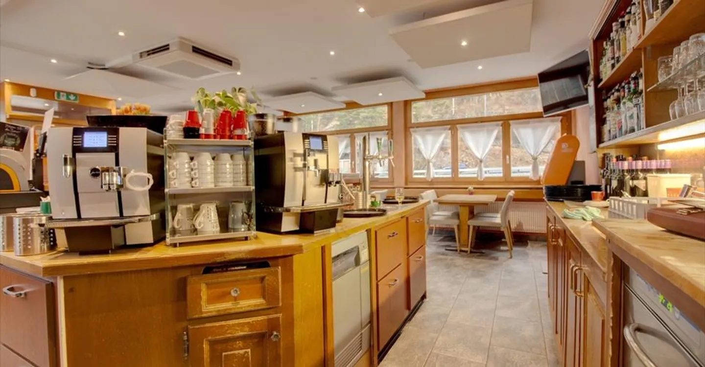 Restaurant avec Appartement - Photo 2 sur 6
