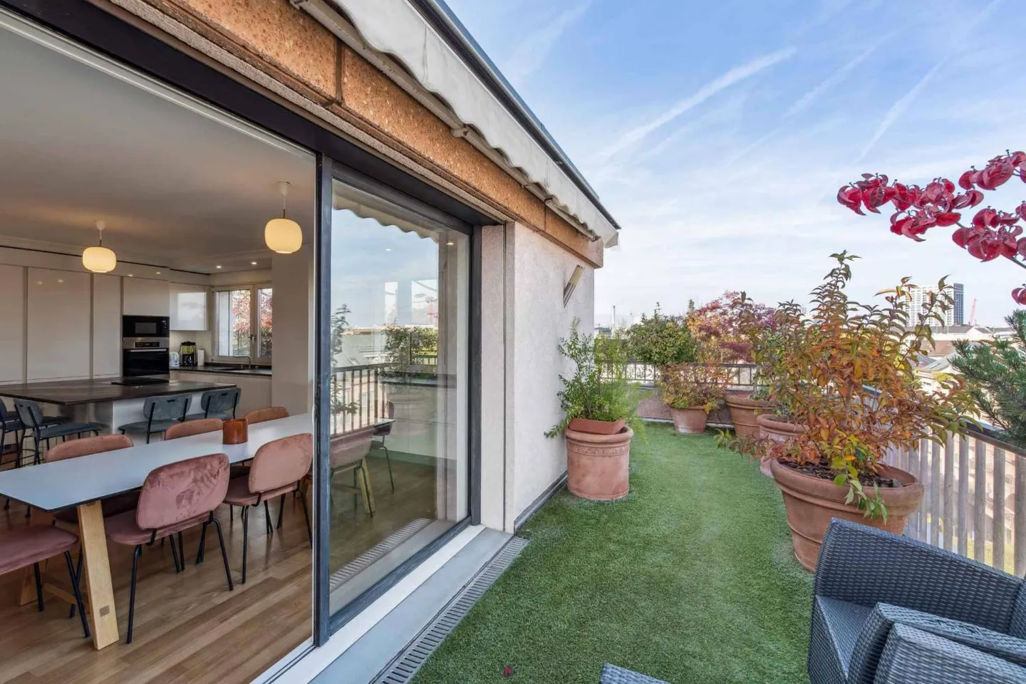 Superbe Attique avec Terrasse - Photo 3 sur 11