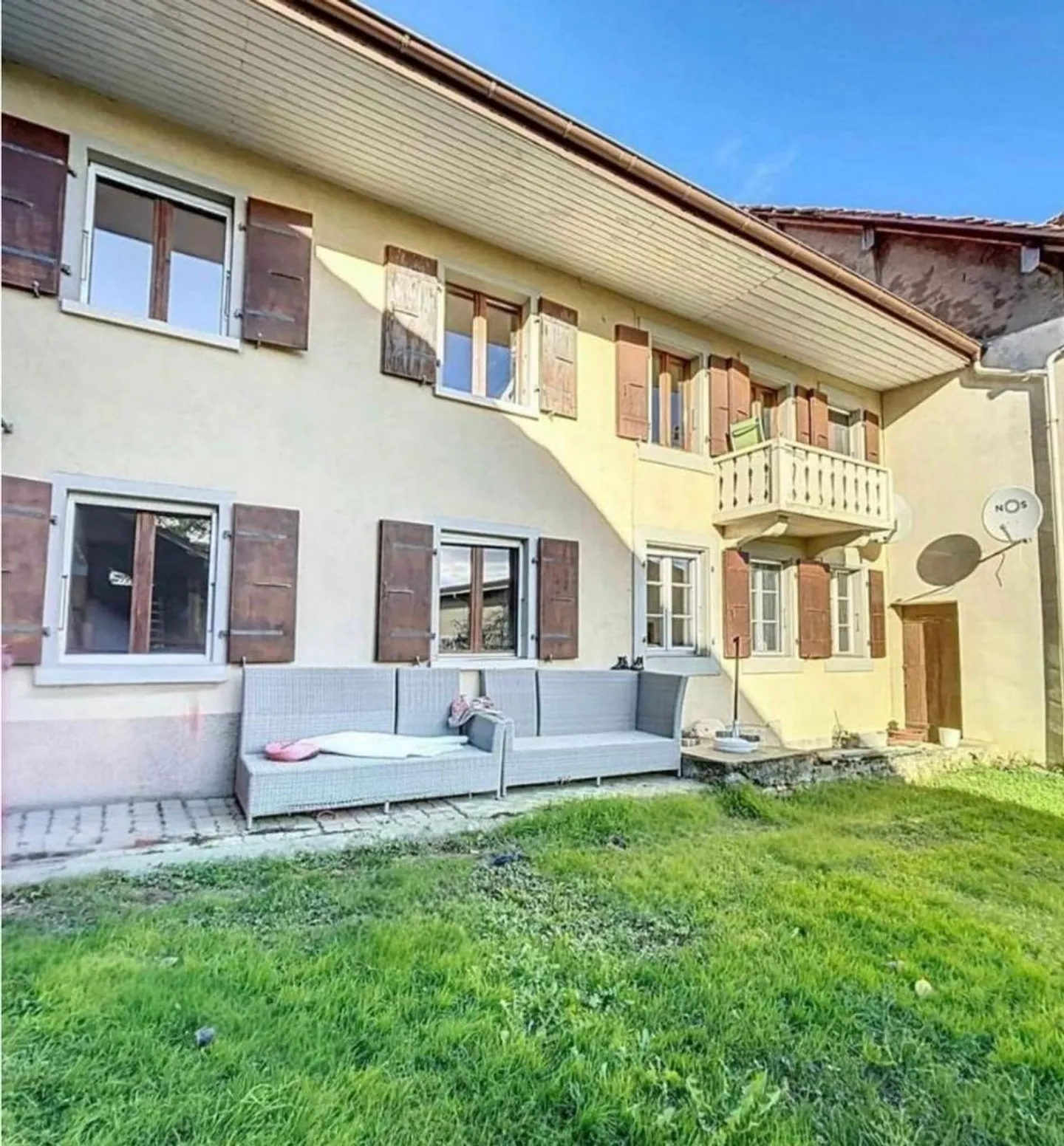 Villars-le-Grand - Village house with garden and barn to transform - Photo 4 of 8