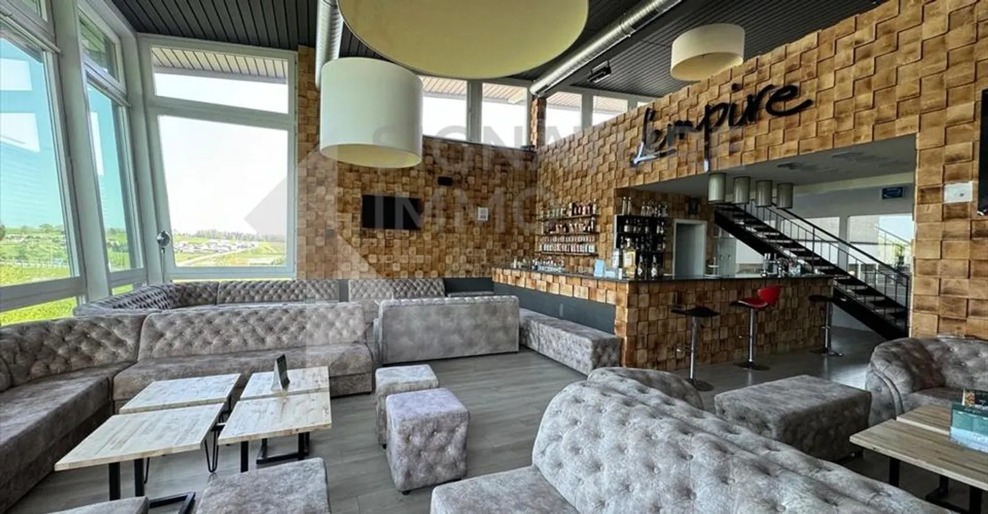 Immeuble mixte à louer - Photo 2 sur 11