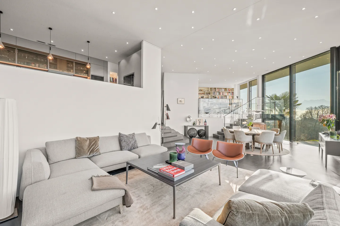 Exceptional contemporary property, sculpted by light - Photo 3 of 23