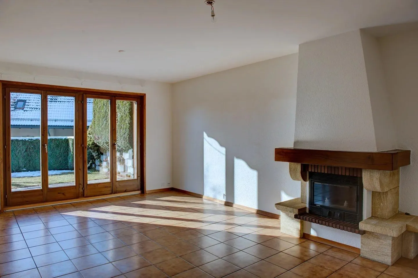 6-Room Terraced House - Photo 2 of 13